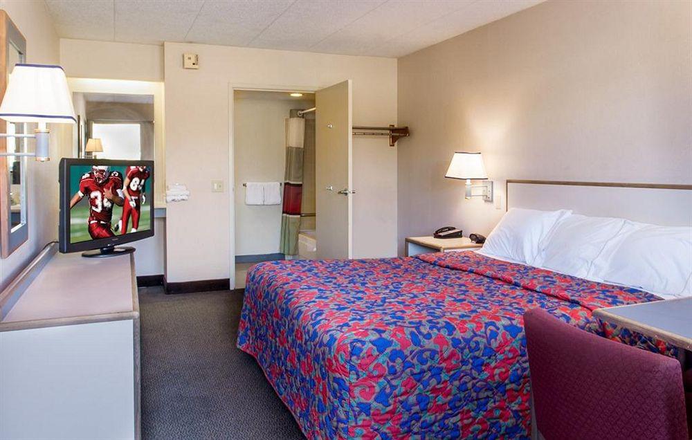Travelodge By Wyndham Peoria Zewnętrze zdjęcie
