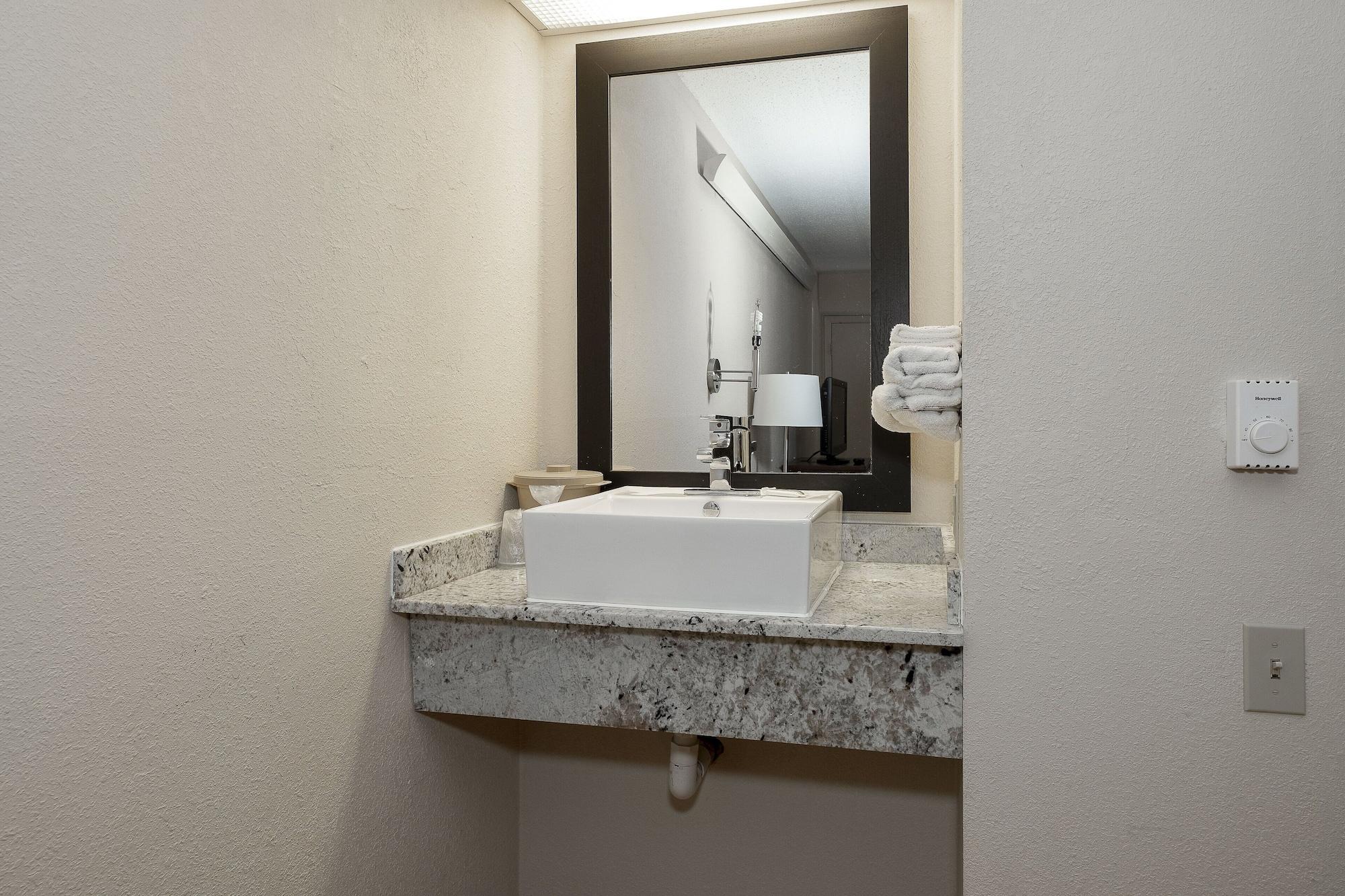Travelodge By Wyndham Peoria Zewnętrze zdjęcie