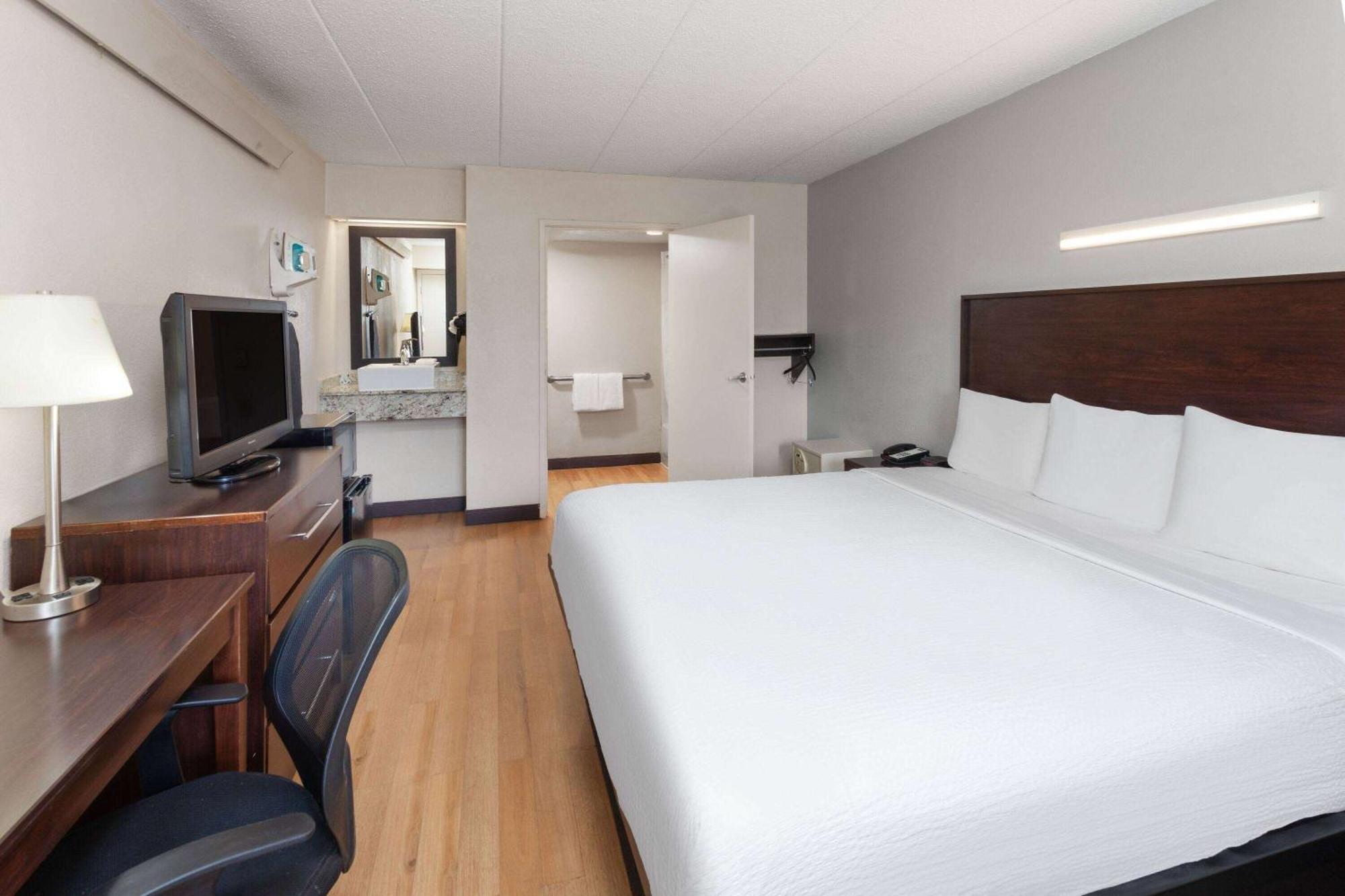 Travelodge By Wyndham Peoria Zewnętrze zdjęcie