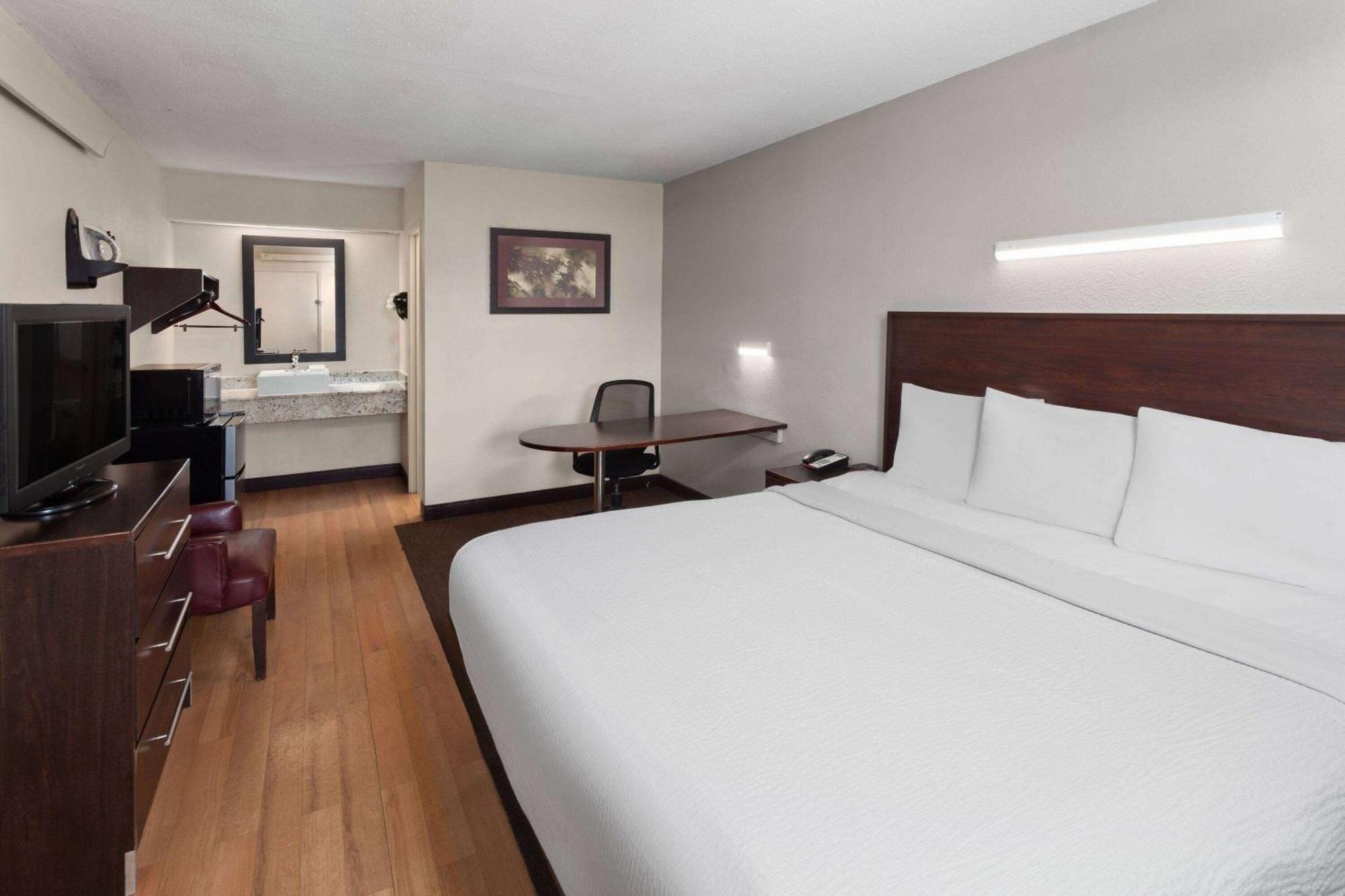 Travelodge By Wyndham Peoria Zewnętrze zdjęcie