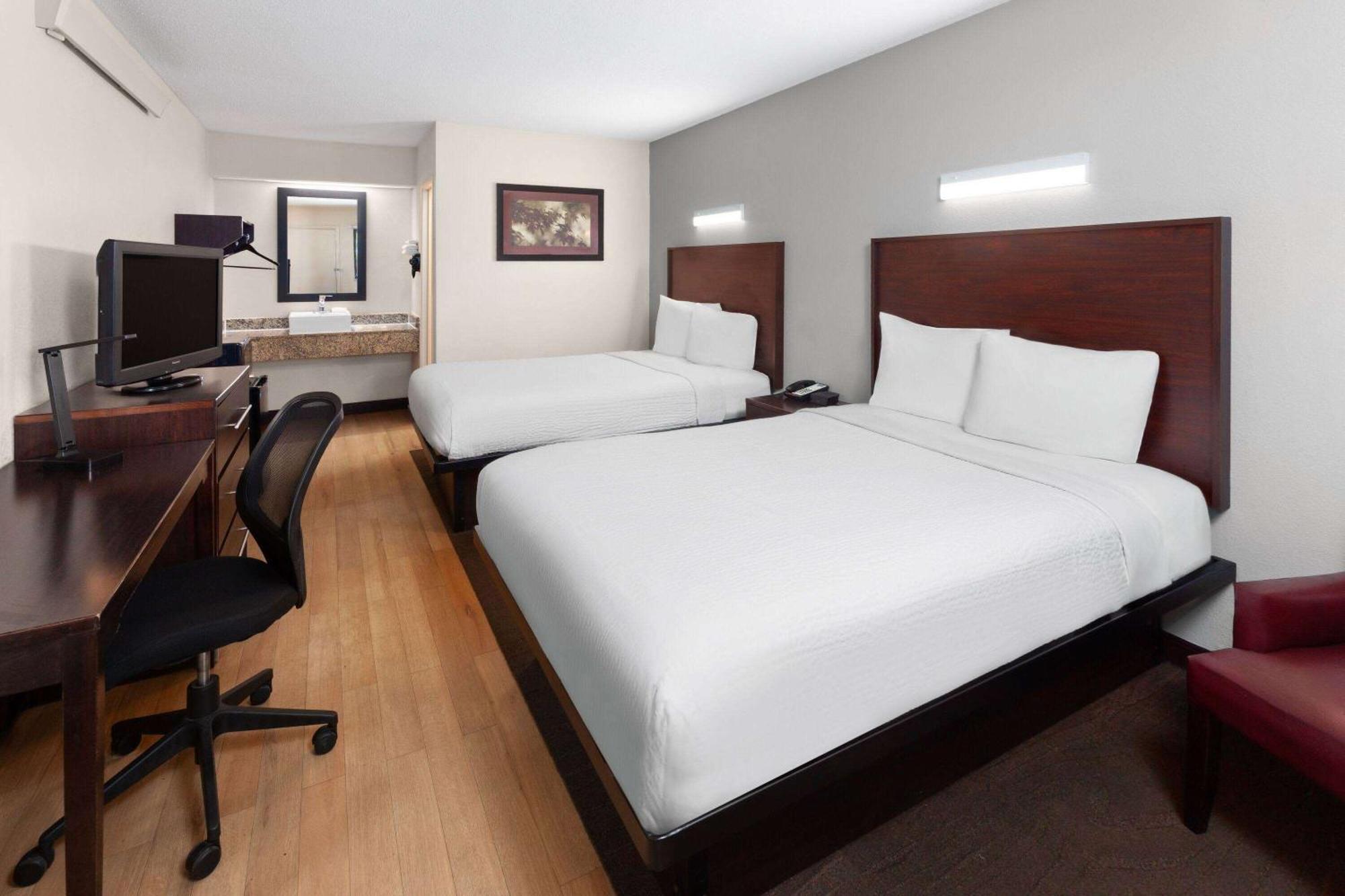 Travelodge By Wyndham Peoria Zewnętrze zdjęcie