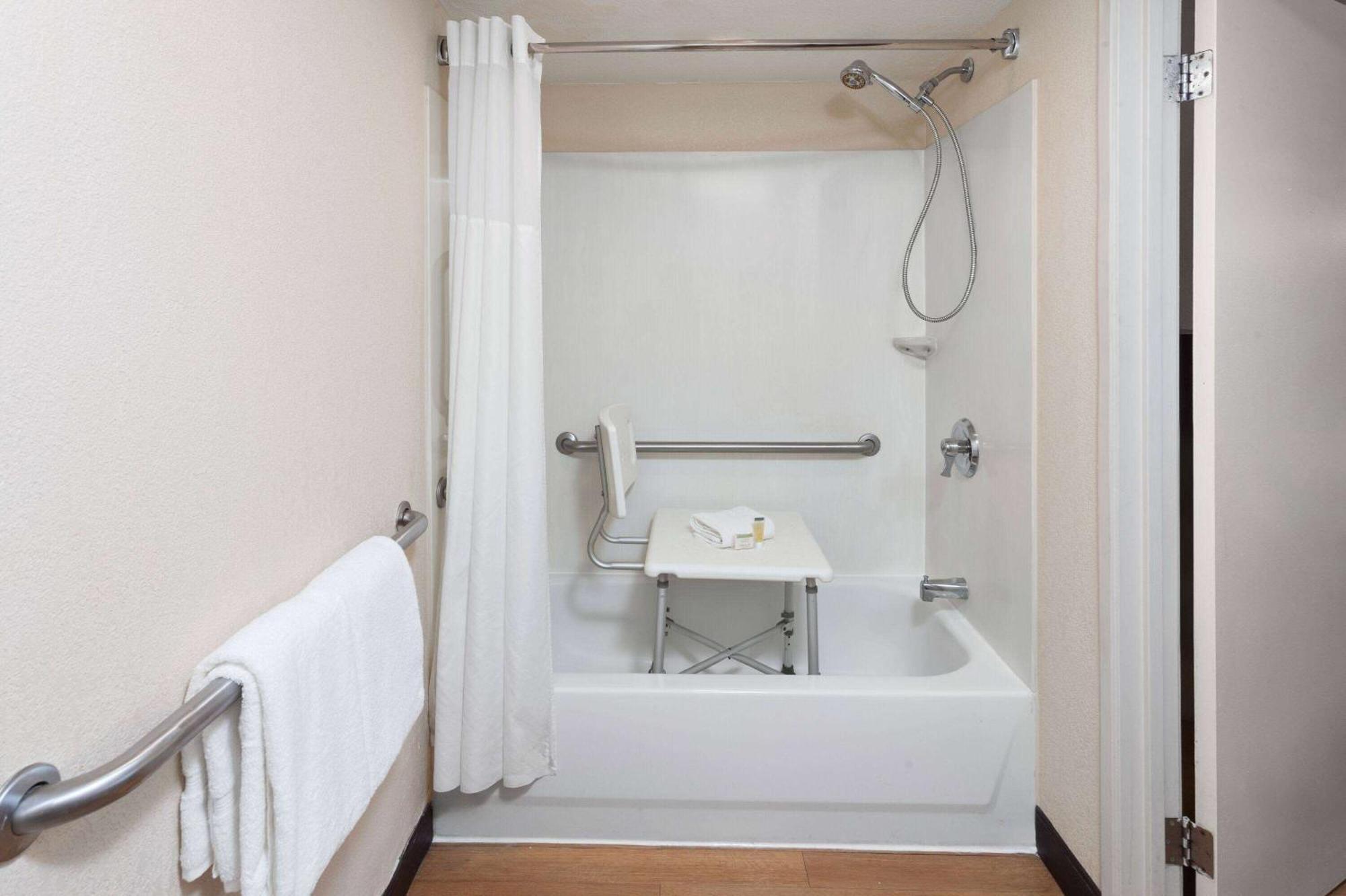 Travelodge By Wyndham Peoria Zewnętrze zdjęcie