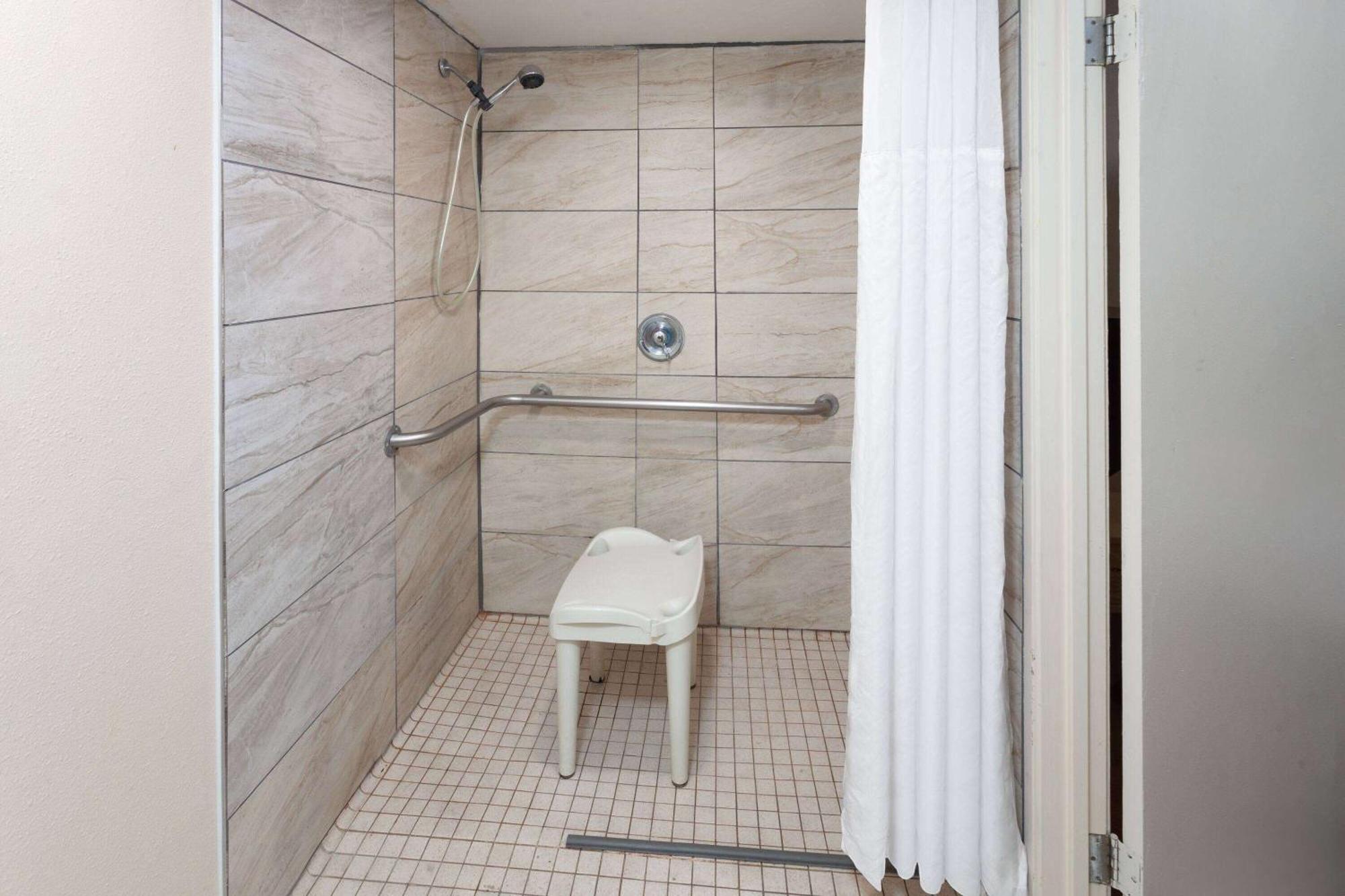 Travelodge By Wyndham Peoria Zewnętrze zdjęcie
